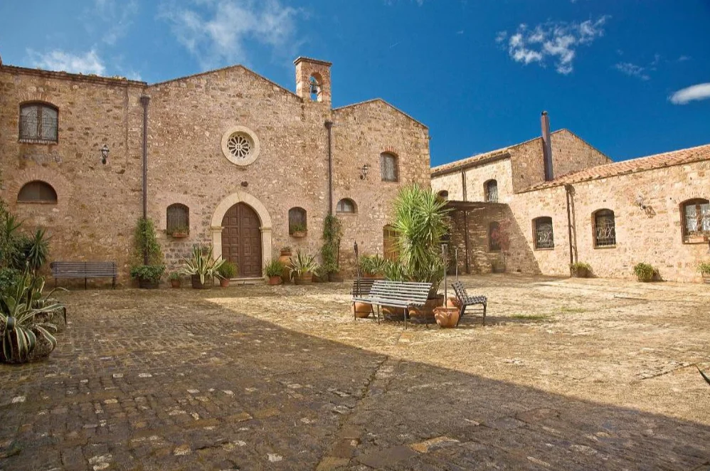 Abbazia Santa Anastasia | gebouw